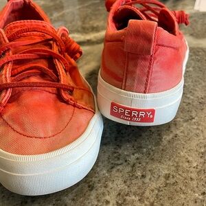 Sperry Women’s Crest Vibe size 8 Disney Red